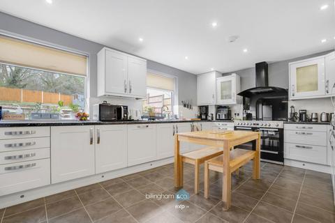 4 bedroom detached house for sale, Chester Road South, Kidderminster DY10