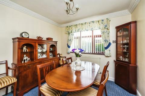 4 bedroom detached house for sale, Sharrard Close, Underwood, Nottingham