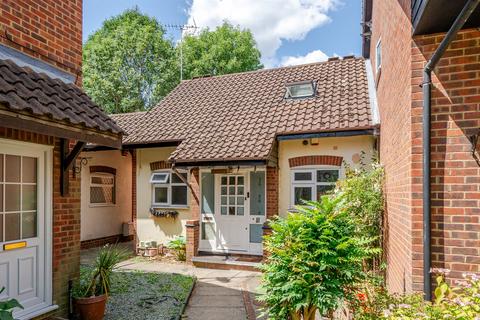 2 bedroom end of terrace house for sale, Boleyn Way, Barnet