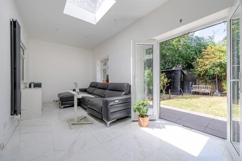 2 bedroom end of terrace house for sale, Boleyn Way, Barnet