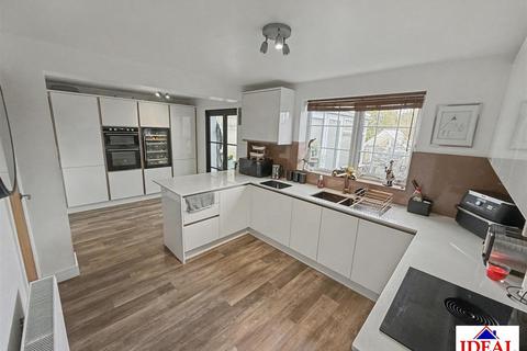 4 bedroom house for sale, Willowbrook, Skellow, Doncaster