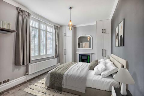 3 bedroom flat for sale, Kings Road, Richmond TW10