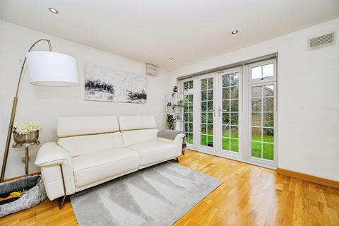 1 bedroom maisonette for sale, Harding Close, Watford