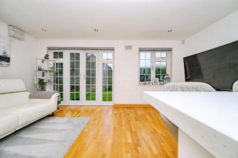 1 bedroom maisonette for sale, Harding Close, Watford