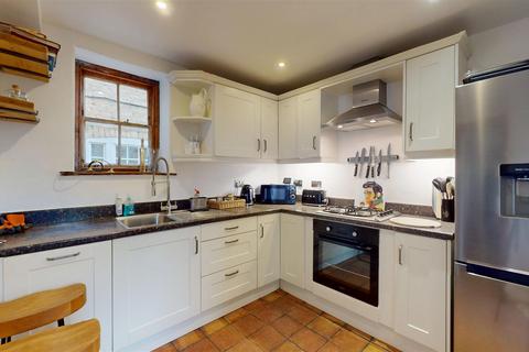 2 bedroom terraced house to rent, Barnack Road, Stamford