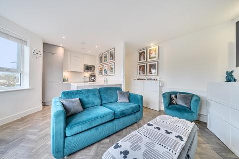 Station Square, Petts Wood, Orpington, BR5