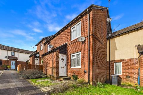 Roxburghe Close, Whitehill, Bordon, Hampshire, GU35