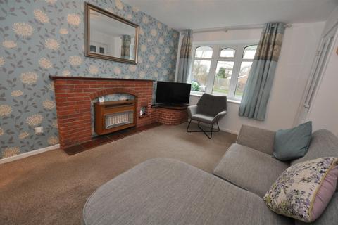 2 bedroom semi-detached house for sale, Buckingham Close, Burton-On-Trent DE13