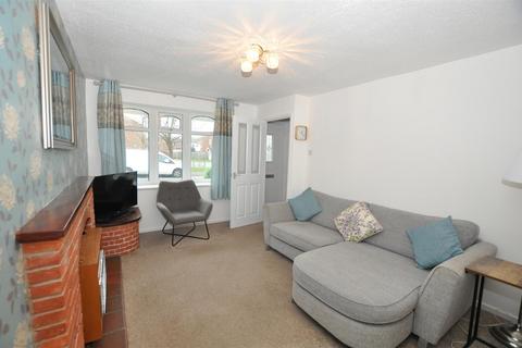 2 bedroom semi-detached house for sale, Buckingham Close, Burton-On-Trent DE13