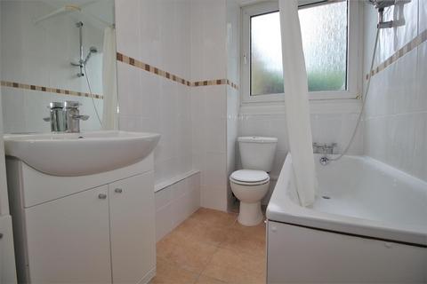 2 bedroom flat to rent, Oman Avenue, London NW2