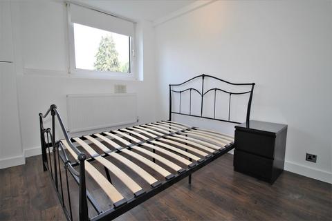 2 bedroom flat to rent, Oman Avenue, London NW2