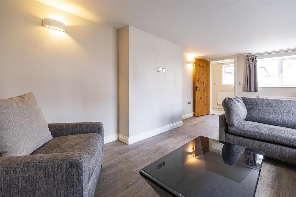 Living room 2 .jpg