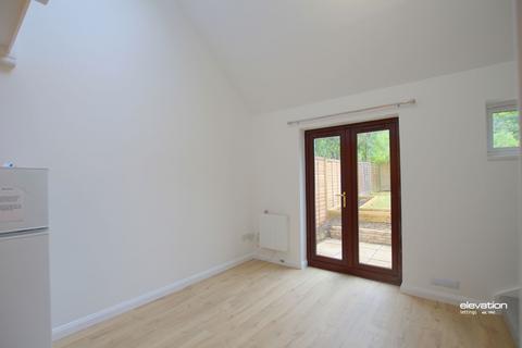 1 bedroom end of terrace house to rent, Favell Drive, Furzton, MK4
