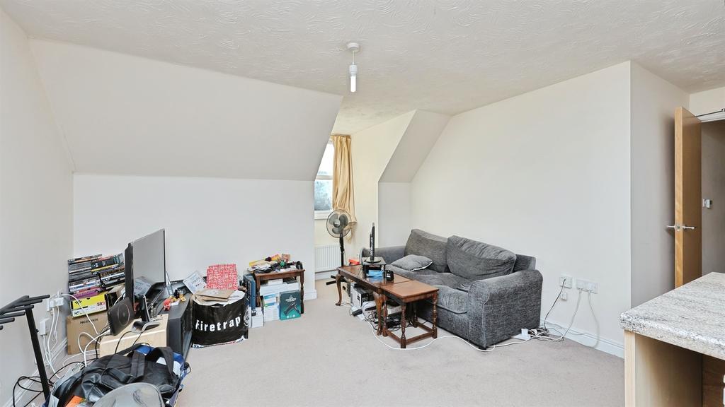 1-Bed at Caddow Road