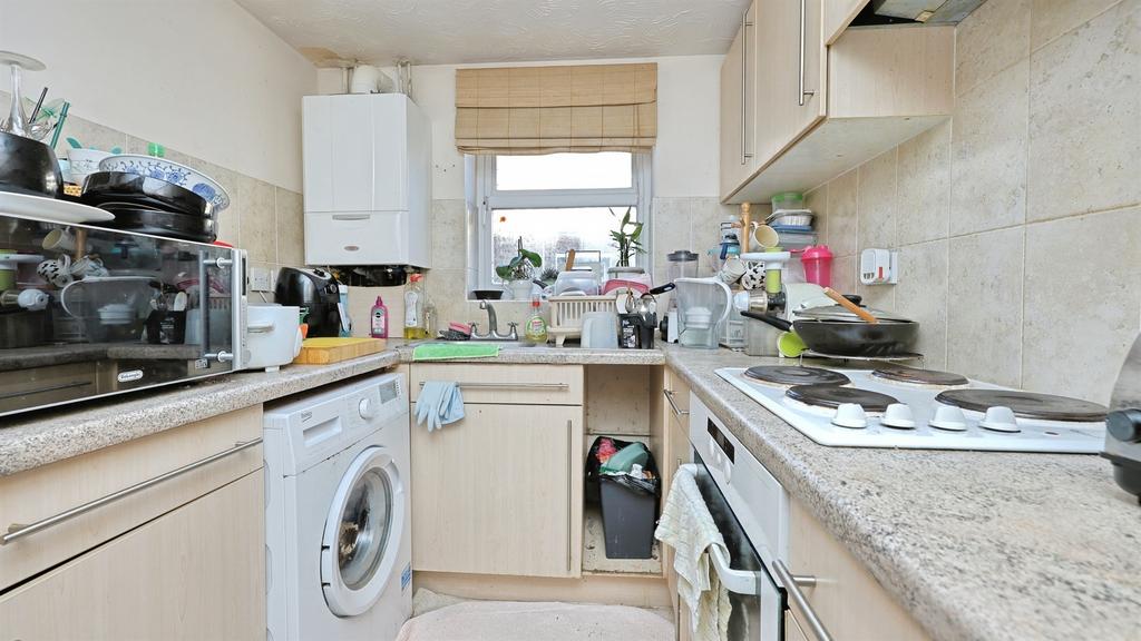2-Bed At Caddow Road