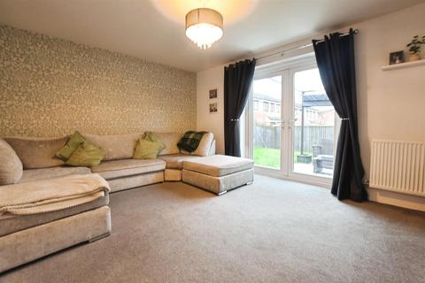 3 bedroom semi-detached house for sale, Waudby Way, Hull