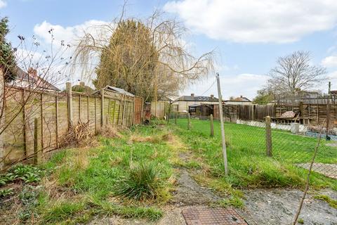 3 bedroom end of terrace house for sale, Cundalls Road, Ware SG12