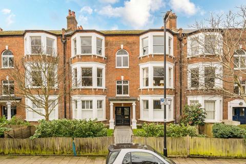 2 bedroom flat to rent, Bonneville Gardens, London SW4