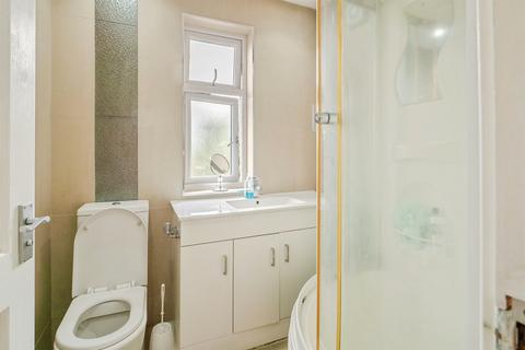 4 bedroom semi-detached house for sale, The Circle, Leicester
