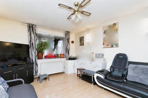3 bedroom terraced house for sale, Brettingham Close, Crawley