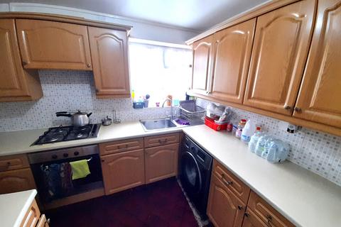 2 bedroom flat to rent, Newmarket Avenue, Northolt, Middlesex, UB5