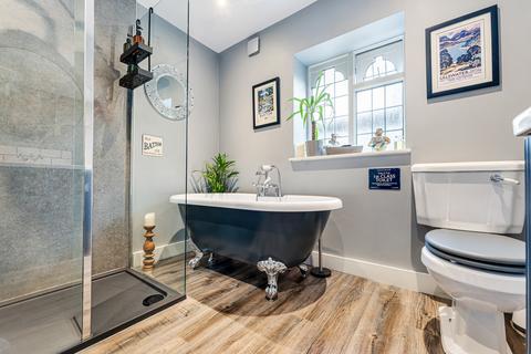 3 bedroom end of terrace house for sale, Higham Lane, Gee Cross