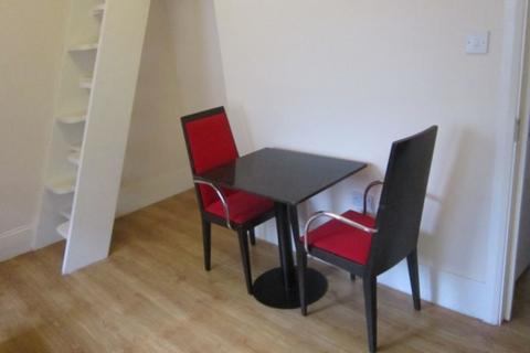 1 bedroom flat to rent, 2 Wolverton Gardens, London, W6