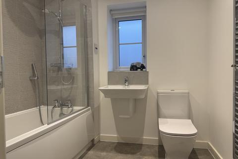 2 bedroom semi-detached house to rent, Northampton NN4