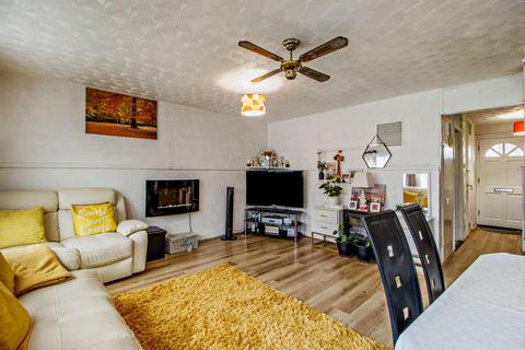 undefined, Flint Close, Luton LU3