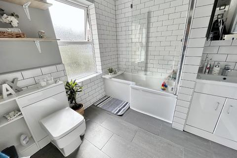 4 bedroom end of terrace house for sale, 60 Nottingham Way, Great Yarmouth, Norfolk NR30 2RZ
