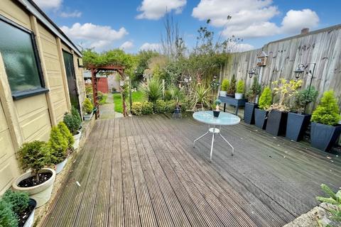 undefined, Clifford Crescent, Luton, Bedfordshire, LU4 9HR