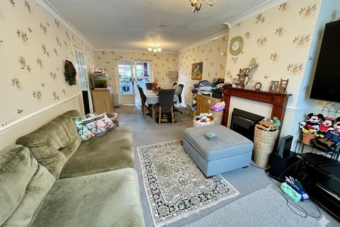 undefined, Clifford Crescent, Luton, Bedfordshire, LU4 9HR