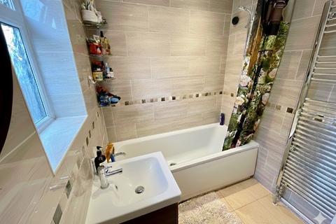 undefined, Clifford Crescent, Luton, Bedfordshire, LU4 9HR