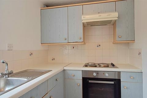 2 bedroom flat to rent, De La Warre Court, St. Annes Park, Bristol