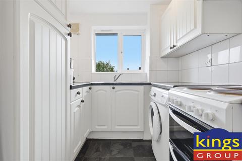1 bedroom flat for sale, Greenacre Gardens, London