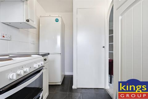 1 bedroom flat for sale, Greenacre Gardens, London