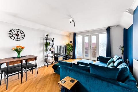 2 bedroom flat for sale, Tyhurst, Middleton, MK10