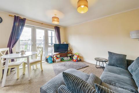 2 bedroom flat for sale, Abercromby Avenue, High Wycombe