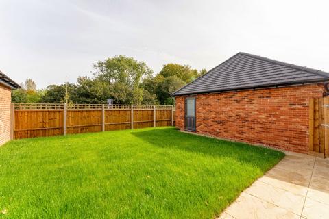 undefined, Russell Road, Toddington, LU5