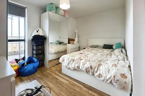 undefined, X1 Aire, Cross Green Lane, Leeds, West Yorkshire, LS9