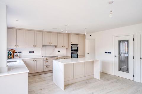 undefined, Russell Road, Toddington, LU5
