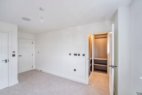 undefined, Russell Road, Toddington, LU5