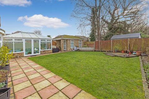 6 bedroom detached bungalow for sale, St Bernards Road, Langley  SL3