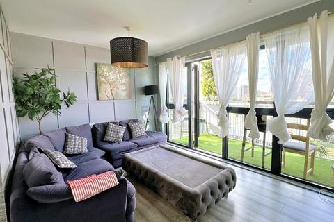 undefined, Leven Road, London E14