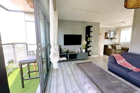 undefined, Leven Road, London E14