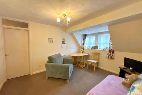 1 bedroom retirement property for sale, Pond Cottage Lane, West Wickham, BR4