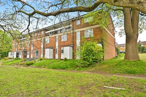 3 bedroom flat for sale, East Green, Hemel Hempstead