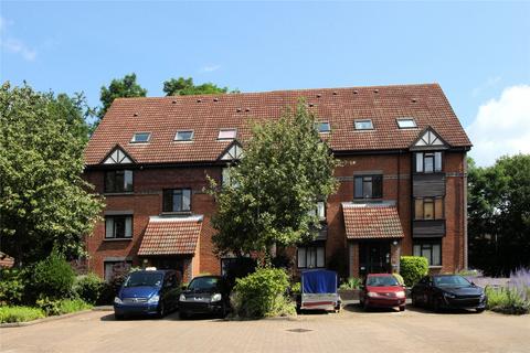 1 bedroom flat for sale, Templecombe Mews, Woking GU22