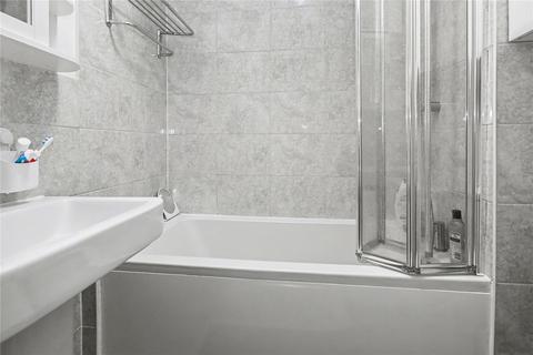 1 bedroom flat for sale, Templecombe Mews, Woking GU22