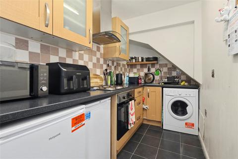 1 bedroom flat for sale, Templecombe Mews, Woking GU22